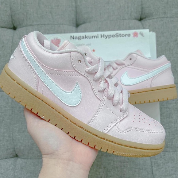 Jordan Shoes - 🌸 nike Air Jordan 1 low pastel pink